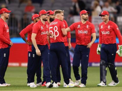 T20 World Cup, ENG vs AFG Live : Afghanistan all out for 112, With figures of 5-10 (3.4), Sam Curran becomes the first England player to take a 5-wicket haul in a T20I | T20 World Cup, ENG vs AFG Live : Sam Curran ने इतिहास रचला! १० धावांत अफगाणिस्तानचा निम्मा संघ तंबूत पाठवला, इंग्लंडला विजयासाठी हव्या ११३ धावा