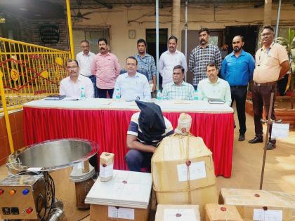 A gang that smuggled drug products was busted, goods worth 83 lakhs were seized | अमली पदाथार्ची निर्मिती करुन तस्करी करणाऱ्या टोळीचा पर्दाफाश, ८३ लाखांचा मुद्देमाल जप्त