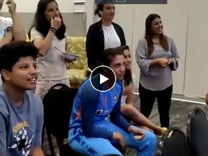 After Royal Challengers Bangalore franchise bought Smriti Mandhana for 3.40 crore in WPL Auction 2023, she has reacted saying hello Bangalore  | WPL Auction 2023: "नमस्कार बंगळुरू", स्मृती मानधनावर कोटींचा वर्षाव; RCB च्या ताफ्यात आल्यावर आनंद गगनात मावेना 