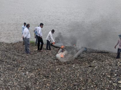 The Vasai revenue department has taken action against the sand thieves; Destroyed pump, engine unpipulated | वसई महसूल विभागाने आवळल्या रेतीमाफीयांच्या मुसक्या; पंप ,इंजिन अन् पाईप केले नष्ट