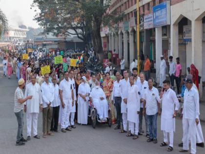 The entire Jain community was united in Baramati A silent march was held and protest was registered | बारामतीत सकल जैन समाज एकवटला; मूक मोर्चा काढून निषेध नोंदविला