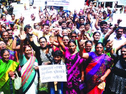 On the street against the Pokhran crematorium, what is the compulsion of a second cemetery? Residents' question | पोखरण स्मशानभूमीविरोधात रस्त्यावर, दुस-या स्मशानाची बळजबरी का? रहिवाशांचा सवाल