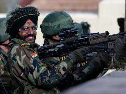 अग्निवीर आणि अन्य जवान यांच्यामध्ये भेदभाव का होतो?; मुंबई उच्च न्यायालयात याचिका; केंद्र सरकारला हायकोर्टाची नोटीस - Marathi News | Why is there discrimination between Agniveer and other jawans?; Petition in Mumbai High Court; High Court notice to the Central Government | Latest maharashtra News at Lokmat.com अग्निवीर आणि अन्य जवान यांच्यामध्ये भेदभाव का होतो?; मुंबई उच्च न्यायालयात याचिका; केंद्र सरकारला हायकोर्टाची नोटीस - Marathi News | Why is there discrimination between Agniveer and other jawans?; Petition in Mumbai High Court; High Court notice to the Central Government | Latest maharashtra News at Lokmat.com