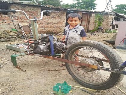 Grassroot Innovator: Cultivator created from scrap bicycle by the inventive farmer | ग्रासरूट इनोव्हेटर : कल्पक शेतकऱ्याने भंगारातील दुचाकीपासून बनवले कल्टिव्हेटर