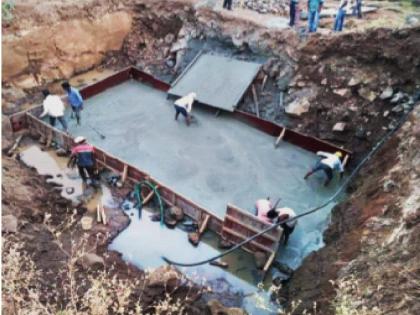 Finally, work began on the Medhe Bridge over the Tansa River; The pits had been dug for two years | अखेर तानसा नदीवरील मेढे पुलाच्या कामाला झाली सुरुवात; दोन वर्षांपासून खणले होते खड्डे 