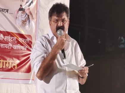 Minister Jitendra Awhad has warned the people who are brokering for the recruitment of MHADA servants | "आईचे मंगळसूत्र गहाण ठेऊन विद्यार्थ्यांनी कर्ज काढलंय;दलालांनो त्यांचे पैसे परत करा, अन्यथा..."