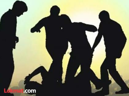 Thief died of a heart attack after being beaten by a mob in Ahilyanagar | चोरी करायला आलेल्या तरुणाला गावकऱ्यांनी बेदम चोपलं; हृदयविकाराच्या झटक्याने झाला मृत्यू