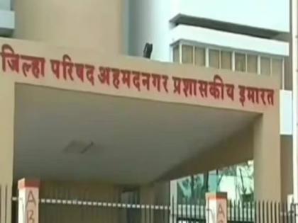 Zilla Parishad will help the families of martyrs Contribution of Rs.1 lakh each to three families by the Gram Panchayat Department | शहिदांच्या कुटुुंबियांना जिल्हा परिषद करणार मदत; ग्रामपंचायत विभागाकडून तीन कुटुंबांना प्रत्येकी लाखाचा हातभार