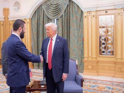 Donald Trump hand in friendship with Al Qaeda militants | जगभर: अल कायदाच्या अतिरेक्याशी दोस्तीचा हात!