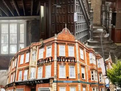 Royal Hotel In Kettering, Grade II-listed hotel used to house migrants goes up for sale for 118 | केवळ ११८ रूपयांना विकत मिळेल २६ कोटींचे हॉटेल; फक्त मालकाची १ अट पूर्ण करावी लागणार Royal Hotel In Kettering, Grade II-listed hotel used to house migrants goes up for sale for 118 | केवळ ११८ रूपयांना विकत मिळेल २६ कोटींचे हॉटेल; फक्त मालकाची १ अट पूर्ण करावी लागणार