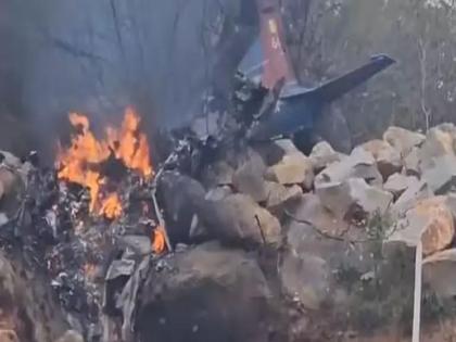 air force trainer aircraft crashes in telangana | भारतीय हवाई दलाच्या विमानाचा भीषण अपघात, 2 वैमानिक जखमी