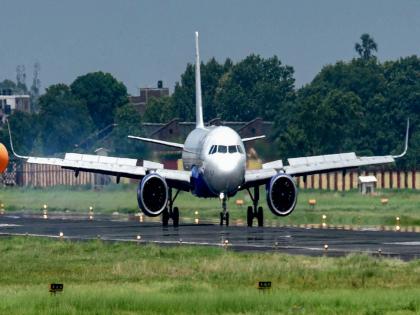 Plane makes emergency landing after technical glitch detected; passengers breathe a sigh of relief | Pune Airport: तांत्रिक बिघाड झाल्याचे लक्षात येताच विमानाचे इमर्जन्सी लॅण्डिंग; प्रवाशांनी सुटकेचा नि:श्वास सोडला Plane makes emergency landing after technical glitch detected; passengers breathe a sigh of relief | Pune Airport: तांत्रिक बिघाड झाल्याचे लक्षात येताच विमानाचे इमर्जन्सी लॅण्डिंग; प्रवाशांनी सुटकेचा नि:श्वास सोडला