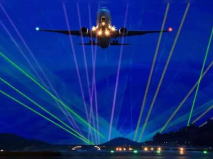 Darkness for a while as the laser light from the event hits the pilot's eyes; Airplanes are also threatened by balloons and rockets | इव्हेंटमधील लेझर लाइट पायलटच्या डोळ्यांत गेल्याने काहीकाळ अंधारी; फुगे, राॅकेटनेही धोका