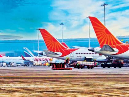 Many flights took off seven to eight hours late, no one even asked the stranded passengers for tea or water. | सात ते आठ तास उशिराने उडाली अनेक विमाने, अडकलेल्या प्रवाशांना काेणी चहा-पाणीही विचारले नाही