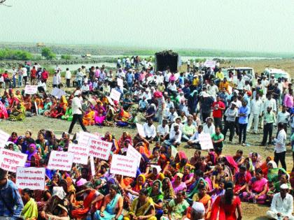 The protest rally of the project affected people | विमानतळ प्रकल्पग्रस्तांचा निषेध मोर्चा