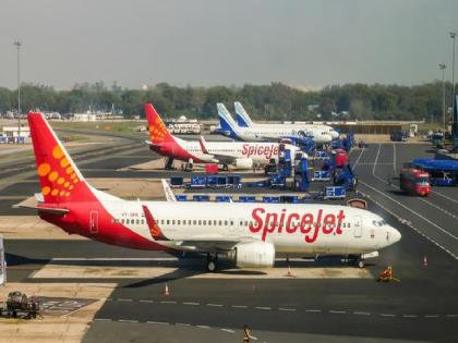 90 flights cancelled at Delhi airport amid India-Pakistan tensions, know the details... | भारत-पाकिस्तान तणावाच्या पार्श्वभूमीवर दिल्ली विमानतळावरील 90 उड्डाणे रद्द, जाणून घ्या डिटेल्स.. 90 flights cancelled at Delhi airport amid India-Pakistan tensions, know the details... | भारत-पाकिस्तान तणावाच्या पार्श्वभूमीवर दिल्ली विमानतळावरील 90 उड्डाणे रद्द, जाणून घ्या डिटेल्स..