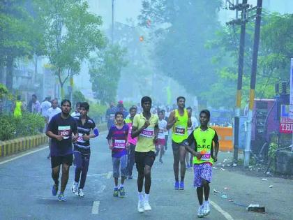 Organizing Christmas Fitness Run in Vasai to spread the message of healthy health | वसईत निरोगी आरोग्याचा संदेश देणाऱ्या ख्रिसमस फिटनेस रनचे आयोजन 