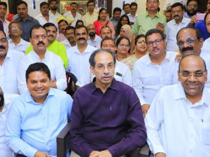 Former CM Uddhav Thackeray interacted with office bearers and activists of Khed taluka today. | Uddhav Thackeray: 'सभेकडे संपूर्ण देशाचं लक्ष, मैदान अपुरे पडेल एवढी गर्दी करा'; उद्धव ठाकरेंनी दिले आदेश