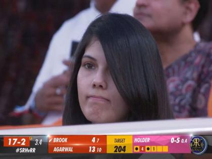 Kavya Maran's photo viral after Sunrisers Hyderabad defeat; Discussions again took place on social media | सनरायझर्स हैदराबादच्या पराभवानंतर काव्या मारनचा फोटो व्हायरल; सोशल मीडियावर पुन्हा रंगली चर्चा