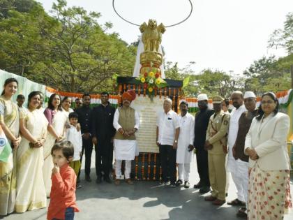 Inauguration of Constitution Pillar in Sangli | सांगलीत संविधान स्तंभाचे लोकार्पण; पालकमंत्र्यांसह आमदार, महापौरही उपस्थित