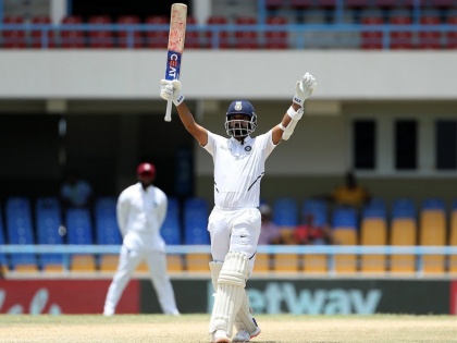 India vs West Indies, 1st Test : This century dedicate it to people who backed me through times, say Ajinkya Rahane | India vs West Indies, 1st Test : अन् अजिंक्य रहाणेनं 'त्यांना' समर्पित केलं शतक