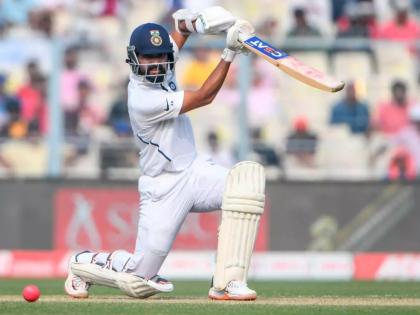 Ranji Trophy 2022 : Hundred for Ajinkya Rahane, 100* from 211 balls including 14 fours and 2 sixes against Saurashtra | Ajinkya Rahane : अजिंक्य रहाणेचे दमदार शतक; श्रीलंकेविरुद्धच्या कसोटी मालिकेसाठी सांगितली दावेदारी