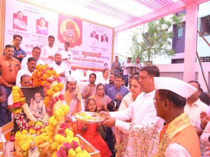 Prayer to Sai Chari for Ajit Pawar's Chief Ministership; A palanquin procession on foot departs from Baramati to Shirdi | अजित पवारांच्या मुख्यमंत्री पदासाठी साई चरणी प्रार्थना; बारामतीत ते शिर्डी पायी चालत पालखी सोहळा रवाना