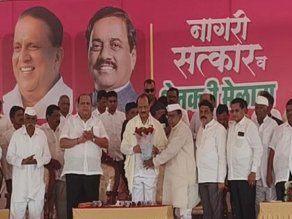 Deputy Chief Minister Ajit Pawar did not wear Kolhapur turban at NCP event in Chandgad kolhapur | Kolhapur: राजेश पाटील भावूक झाले, अजित पवार यांनी बांधला नाही फेटा; चंदगडमध्ये राष्ट्रवादीच्या कार्यक्रमात नेमकं काय घडलं.. Deputy Chief Minister Ajit Pawar did not wear Kolhapur turban at NCP event in Chandgad kolhapur | Kolhapur: राजेश पाटील भावूक झाले, अजित पवार यांनी बांधला नाही फेटा; चंदगडमध्ये राष्ट्रवादीच्या कार्यक्रमात नेमकं काय घडलं..