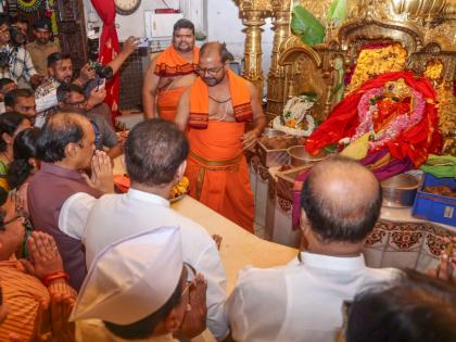 ncp dcm ajit pawar took mumbai siddhivinayak darshan to start campaign maharashtra assembly elections | अजित पवार सिद्धिविनायकाच्या चरणी, NCP मजबूत करण्याचे ध्येय, फोडला विधानसभा प्रचाराचा नारळ