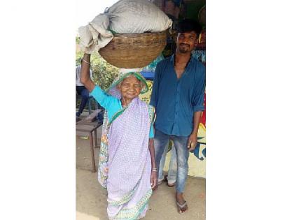 struggle story of 90 year old woman from gondia | अंगात बळ आहे तोपर्यंत.. ९० व्या वर्षीही यमनाबाईंचा जगण्यासाठी संघर्ष सुरुच