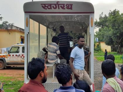 Two youths who went to Kaleshwar for darshan drowned in Gedavari; Due to vigilance, three people were saved | कालेश्वरला दर्शनासाठी गेलेले दाेन युवक गाेदावरीत बुडाले; सतर्कतेमुळे तिघेजण बचावले