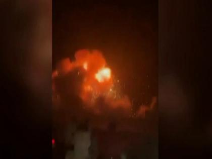 India-Pakistan War: India attacks Lahore, Sialkot, Karachi and Islamabad; Explosions shake Pakistan | लाहोर, सियालकोट, कराची अन् इस्लामाबादेत भारताचा हल्ला; स्फोटांनी पाकिस्तान हादरलं India-Pakistan War: India attacks Lahore, Sialkot, Karachi and Islamabad; Explosions shake Pakistan | लाहोर, सियालकोट, कराची अन् इस्लामाबादेत भारताचा हल्ला; स्फोटांनी पाकिस्तान हादरलं