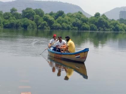 An unknown person jumped into the creek in Thane; Search for 4 hours, still missing | ठाण्यात खाडीमध्ये एका अज्ञातानं घेतली उडी; ४ तासांपासून शोधकार्य, अद्यापही बेपत्ता