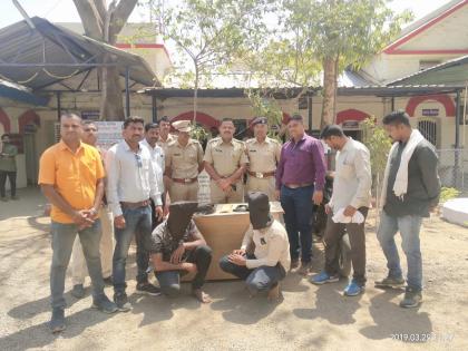 Khamgaon police caught the robbers in 7 hours | व्यापाऱ्यास लुटणाऱ्या तिघांना पकडले; ७ तासात लावला गुन्ह्याचा छडा