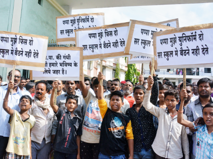 'Bhikh Maango' movement of NMC cleaning workers | मनपा सफाई कर्मचार्‍यांचे ‘भीक मांगो’ आंदोलन