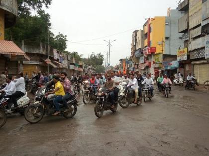 Maratha Kranti Morcha: response in akola district |  Maratha Kranti Morcha : मराठा आरक्षण आंदोलनाची अकोल्यात धग; जिल्हा बंदला प्रतिसाद