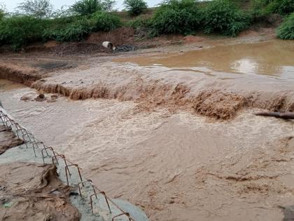 Akola: General rainfall in Akola district; Heavy rain in some areas! Farmers are happy, stalled sowing will speed up  | Akola: अकोला जिल्ह्यात सार्वात्रिक पाऊस; काही भागात मुसळधार! शेतकरी सुखावला, रखडलेल्या पेरण्यांना येणार वेग 