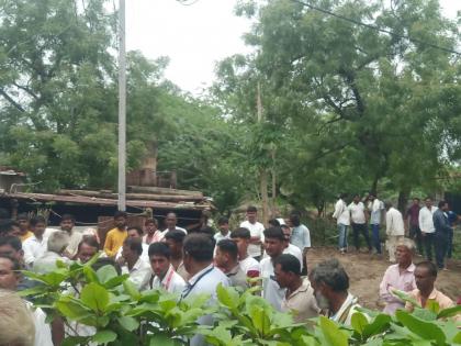 Villagers stayed up all night mourning the brave soldier Last talk with father | वीर जवानाच्या शोकात रात्रभर जागले ग्रामस्थ; वडिलांशी झाले होते शेवटचे बोलणे!