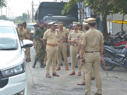 Akola: March on police station, five arrested for assault, Special Inspector General of Police inspects Hariharpet area | Akola: पाेलीस स्टेशनवर माेर्चा, मारहाण केल्याप्रकरणी पाच जणांना अटक, विशेष पाेलीस महानिरीक्षकांकडून हरिहरपेठ परिसराची पाहणी