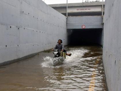 Not a canal, this is a road in Akola... | कालवा नव्हे, हा आहे अकोल्यातील भूयारी मार्ग....