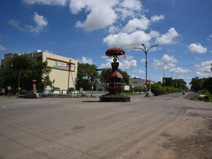 Akola Lockdown: Markets closed, streets dry | अकोला लॉकडाऊन : बाजारपेठा बंद , रस्त्यांवर शुकशुकाट 