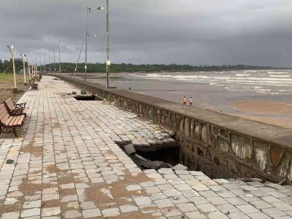 in mumbai a large landslide hit the aksa beach walkway about 20 crore expenditure of maritime wasted | अक्सा बीचच्या पदपथाला पडले भले मोठे भगदाड; ‘मेरीटाइम’चा २० कोटींचा खर्च पाण्यात