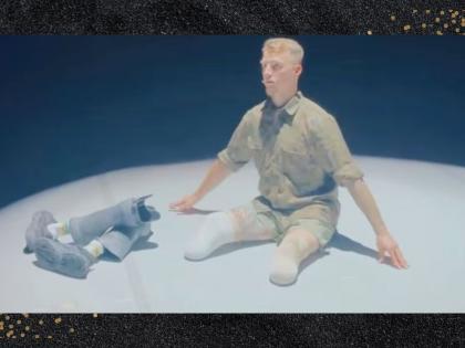 soldier lost both legs in russia ukraine war bomb attack now ballet dancer superstar | जबरदस्त! युद्धात सैनिकाने गमावले दोन्ही पाय; आता झाला सुपरस्टार, स्टेजवर दाखवतोय कमाल