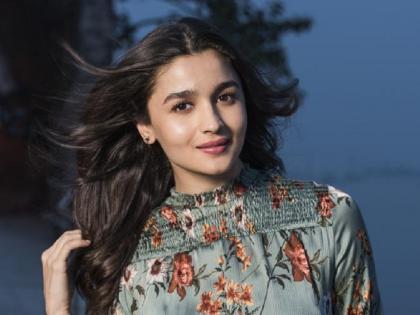 alia bhatt speaks about media reports on her pregnancy glow says please stop | 'प्लीज हे सगळं थांबवा'; दररोज होणाऱ्या प्रेग्नंसीच्या चर्चांमुळे वैतागली आलिया