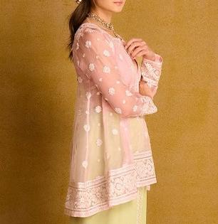 आलिया भट्टचा नवा लूक, लुंगी-कुर्ता ड्रेसचा नवा फॅशन ट्रेंड! घालून पाहा, दिसाल अतिशय सुंदर...