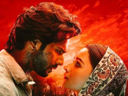 Kalank box office collection day 1 varun dhawan alia bhatt film | Box Office : पहिल्या दिवशी वरुण-आलियाच्या 'कलंक'ने रचला रेकॉर्ड, इतके कोटी कमावणारा ठरला पहिला सिनेमा
