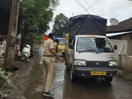 johe tambadshet roads breathed a sigh of relief thanks to the dadar sea police | दादर सागरी पोलिसांमुळे जोहे-तांबडशेत रस्त्यांनी घेतला मोकळा श्वास