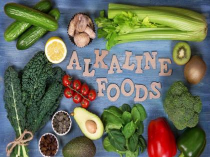 alkaline diet balanced bodys ph level know its benefits | एल्कलाइन डाएट म्हणजे काय? जाणून घ्या फायदे!