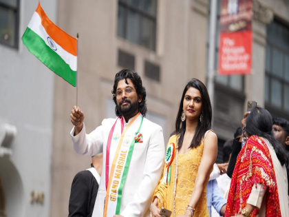 Allu Arjun Video: “Yeh Tiranga Hai, Kabhi Zukega Nahin”, Allu Arjun's Dialogue Wins Indian Hearts | Allu Arjun Video: “ये तिरंगा है, कभी झुकेगा नहीं”, अल्लू अर्जुनच्या डायलॉगने जिंकली भारतीयांची मनं