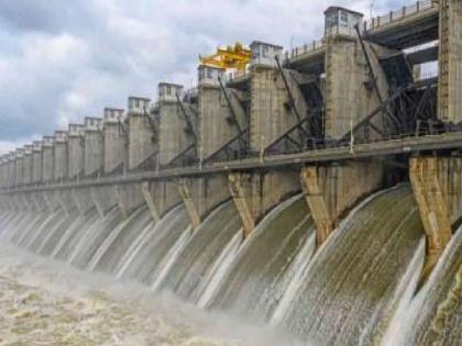 Almatti dam in Karnataka 72 percent full One lakh cusecs of water released | ‘अलमट्टी’ ७२ टक्के भरले, एक लाखाने पाण्याचा विसर्ग; ‘कोयना’, ‘वारणा’ धरणांतही पाणीसाठा वाढला Almatti dam in Karnataka 72 percent full One lakh cusecs of water released | ‘अलमट्टी’ ७२ टक्के भरले, एक लाखाने पाण्याचा विसर्ग; ‘कोयना’, ‘वारणा’ धरणांतही पाणीसाठा वाढला